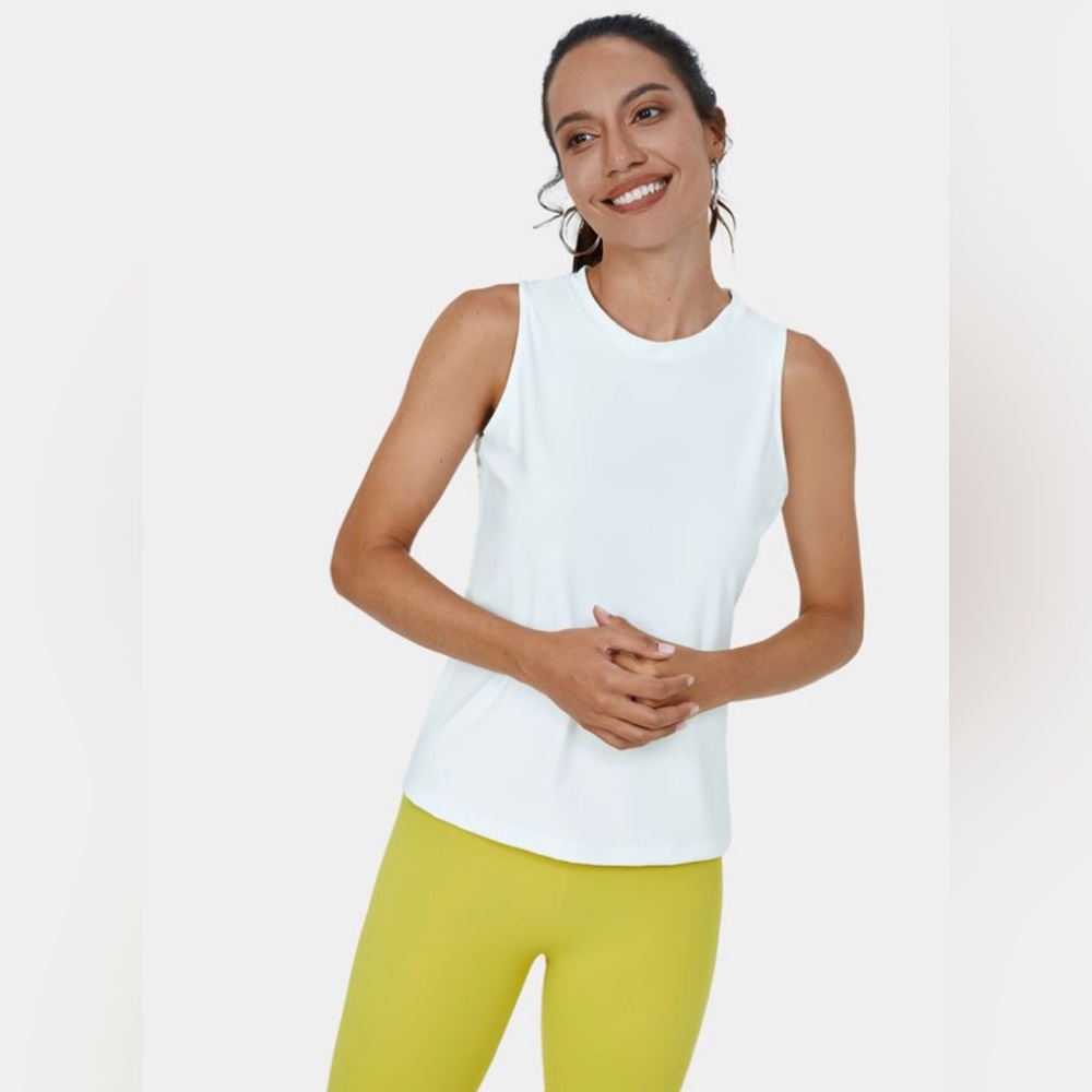Halera Cut Out Crossover Hem Solid Yoga Tank Top Size Small White New With Tag